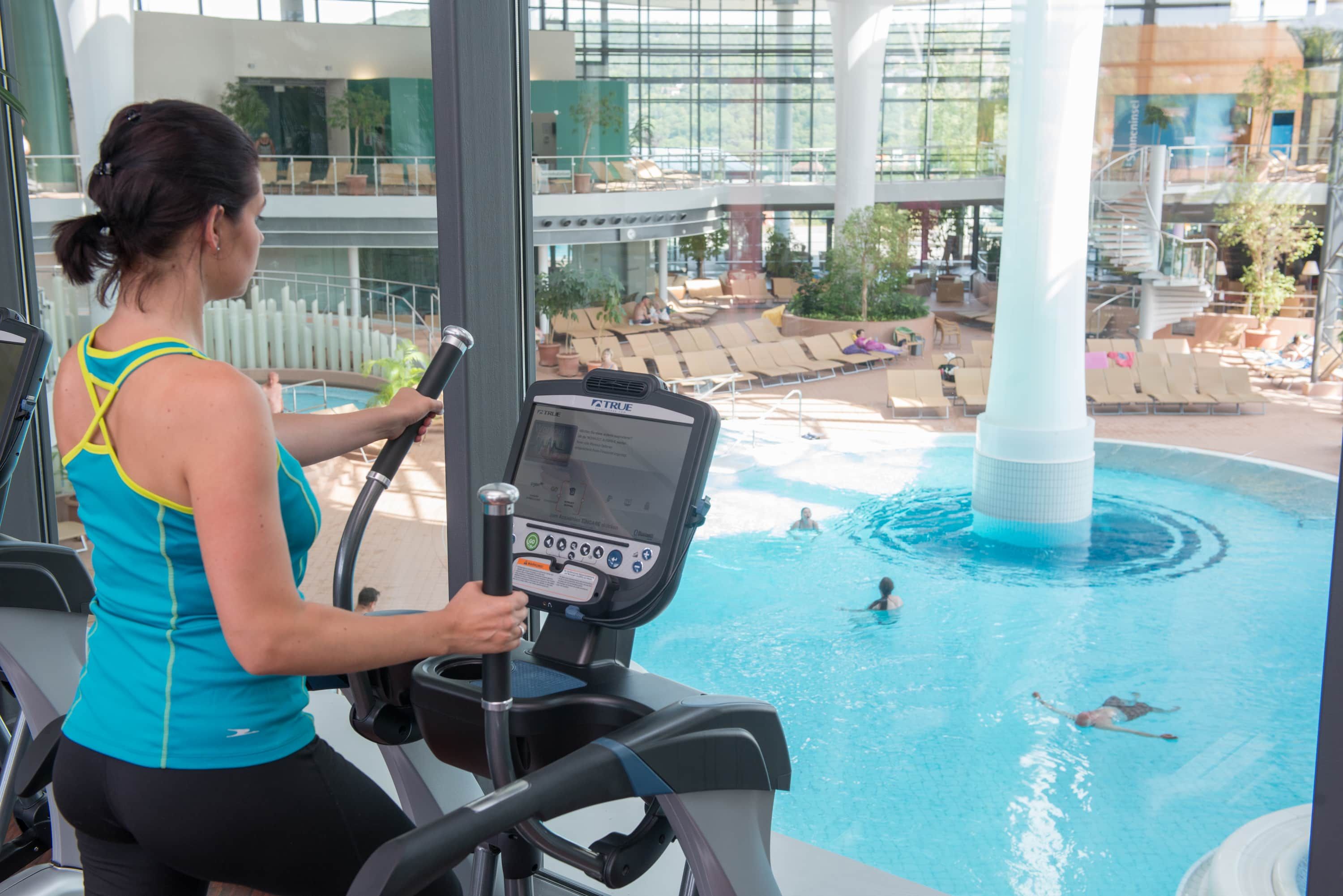 Kisssalis Fitness Ausdauergeraet Thermenausblick