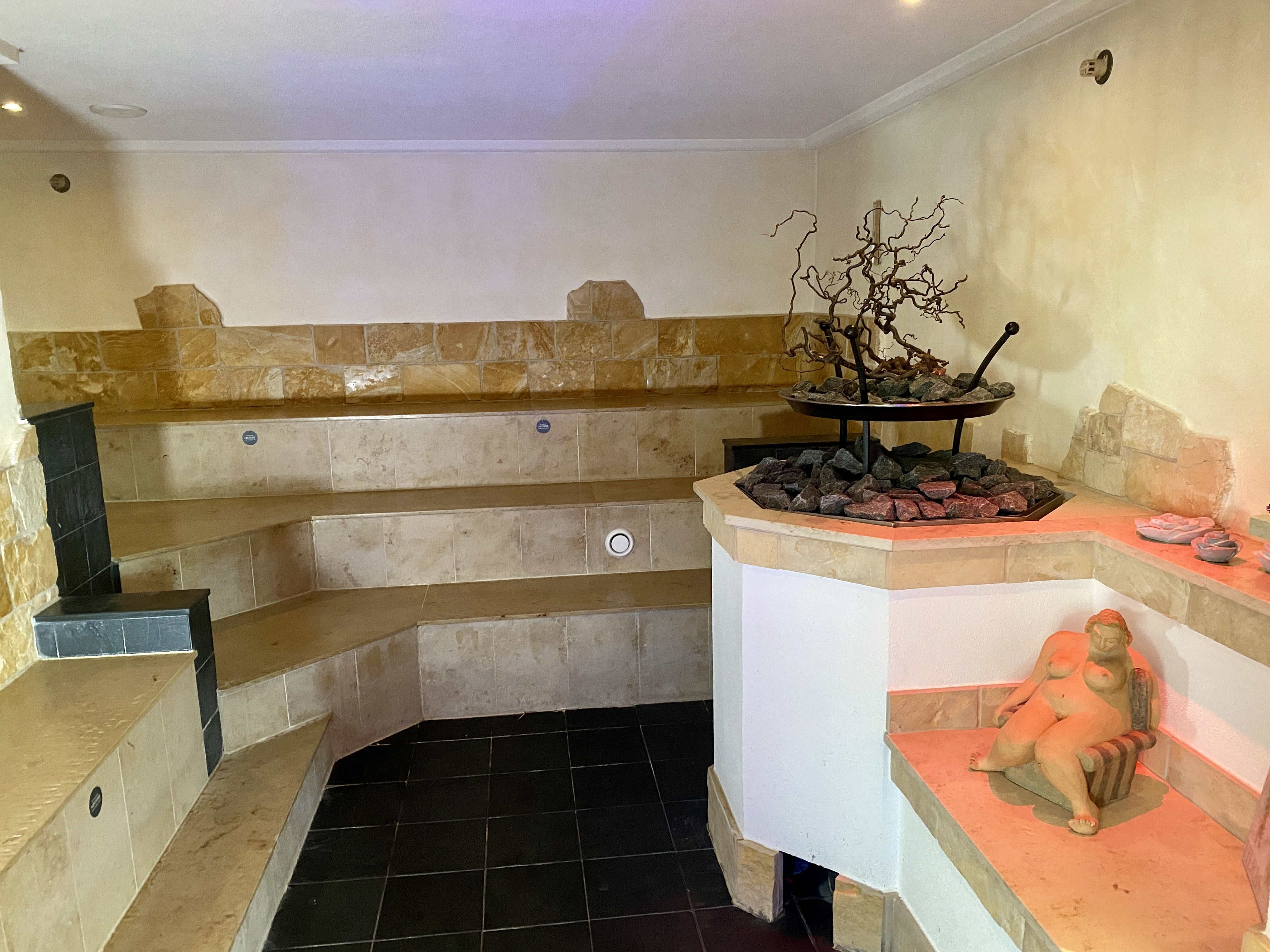 Kisssalis Dampfsteinbad Quer