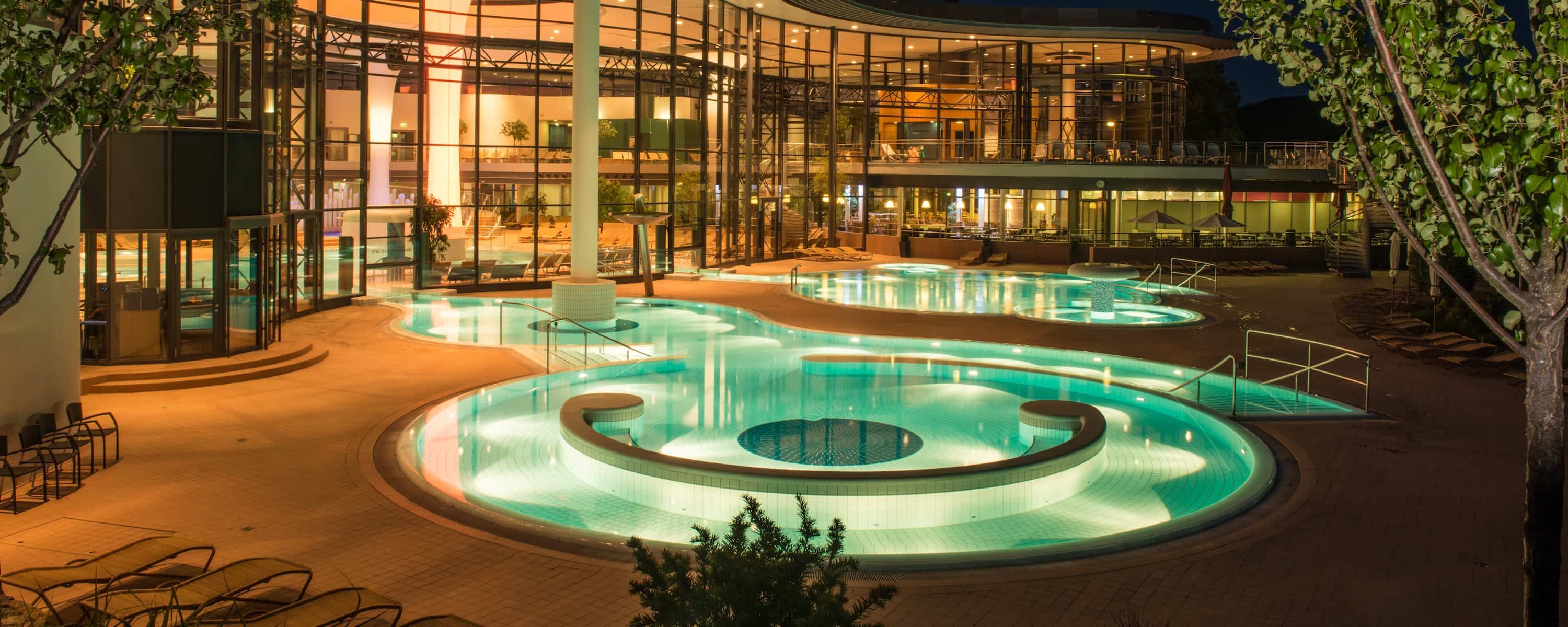 Kisssalis Aussenainsicht Nacht 2