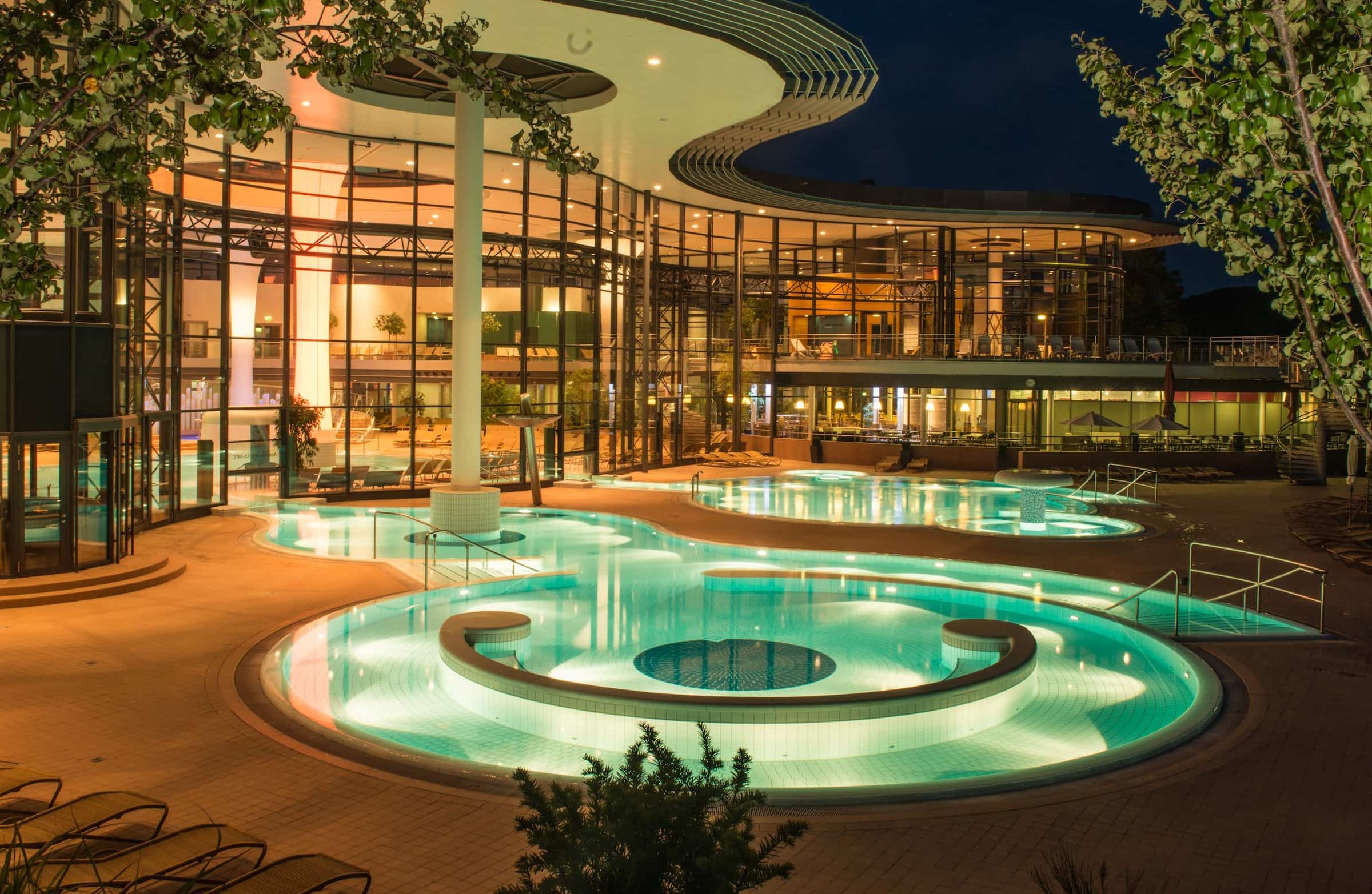 Kisssalis Aussenainsicht Nacht 2