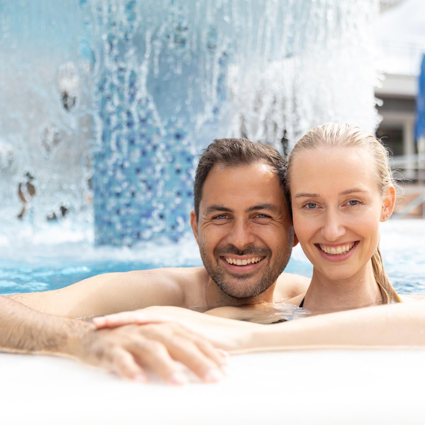 Kisssalis Aussenbecken Paar Sommer09