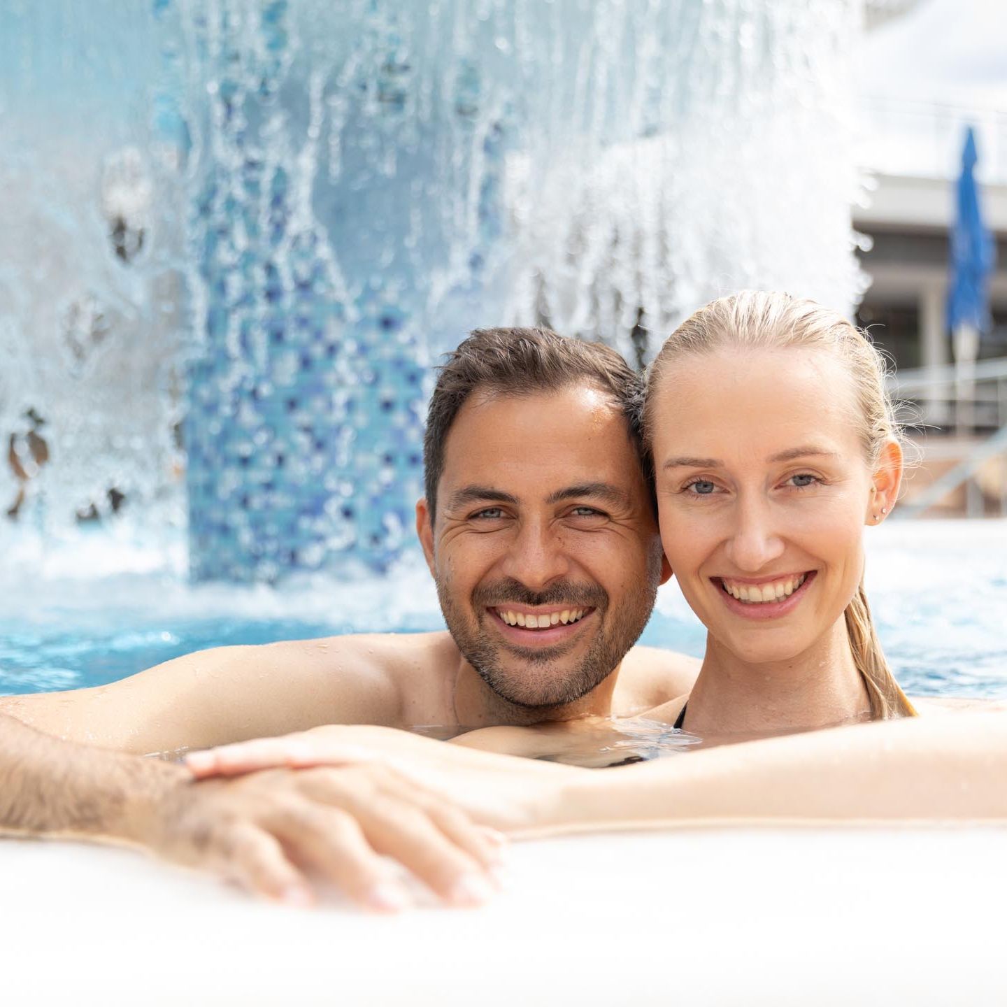 Kisssalis Aussenbecken Paar Sommer09