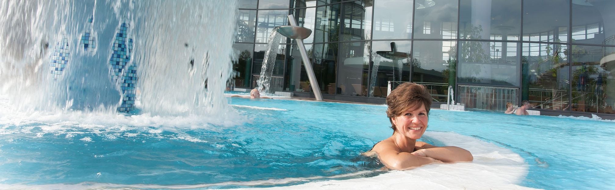 Kisssalis Aussenbecken Pilz Frau