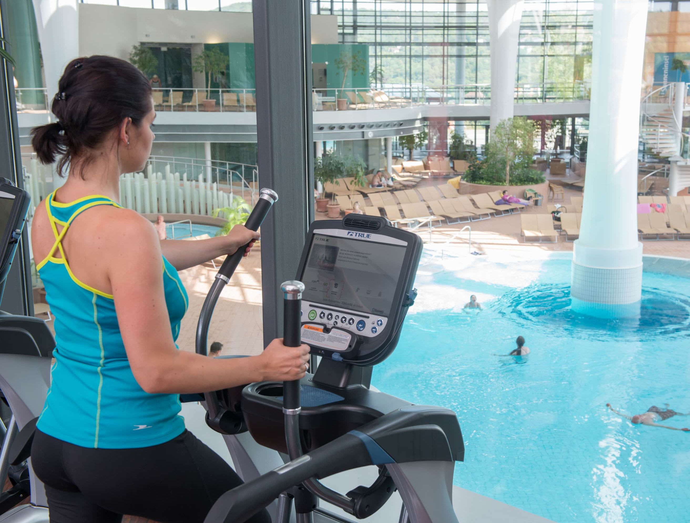 Kisssalis Fitness Ausdauergeraet Thermenausblick
