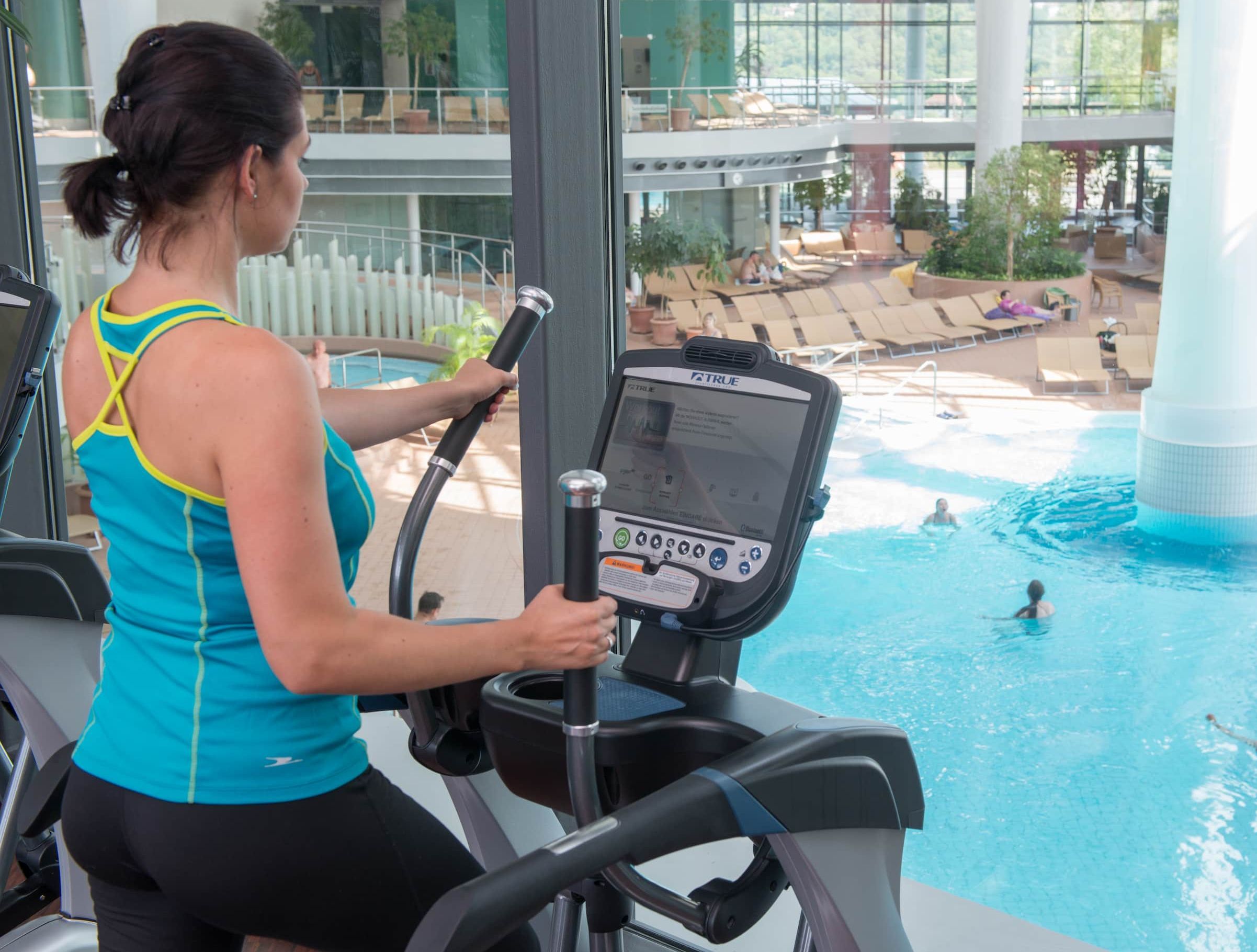 Kisssalis Fitness Ausdauergeraet Thermenausblick