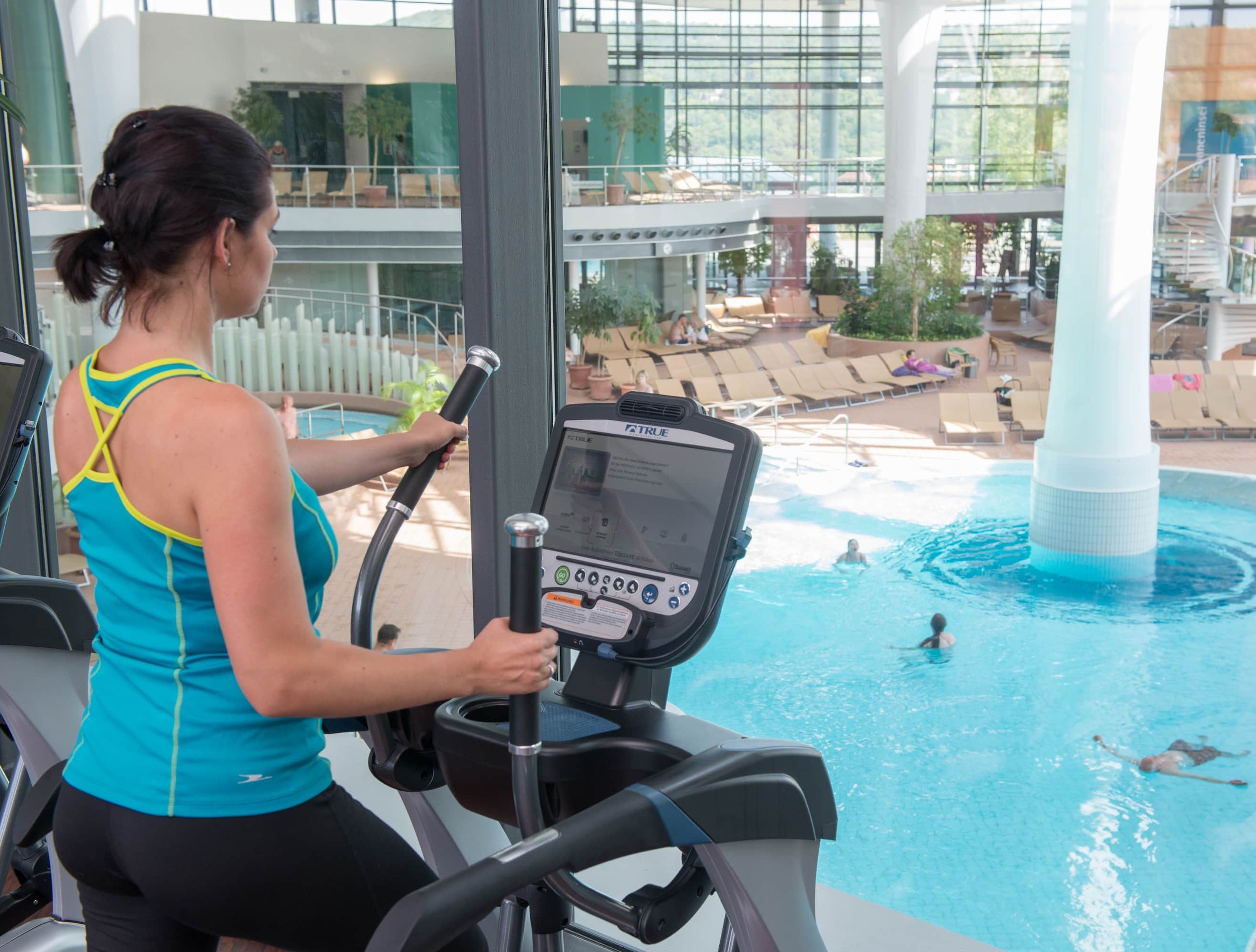 Kisssalis Fitness Ausdauergeraet Thermenausblick