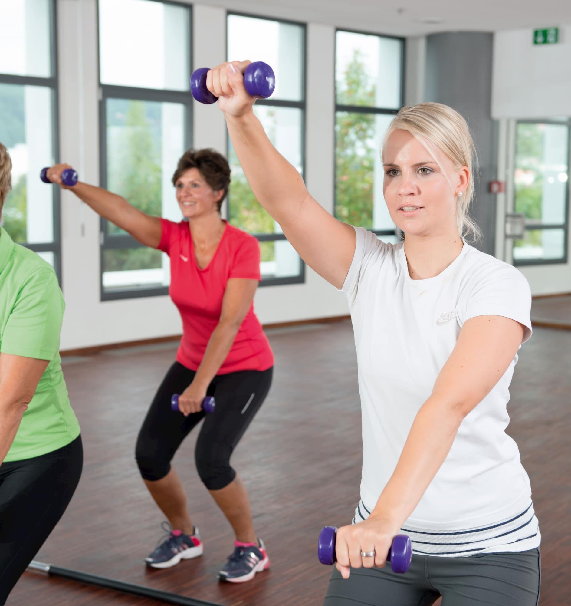 Kisssalis Fitness Kursraum Gruppe Hanteln