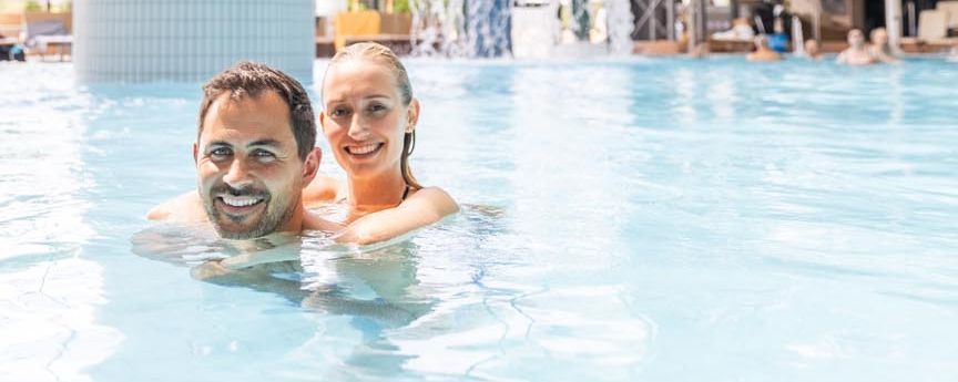 Kisssalis Innenbecken Paar05