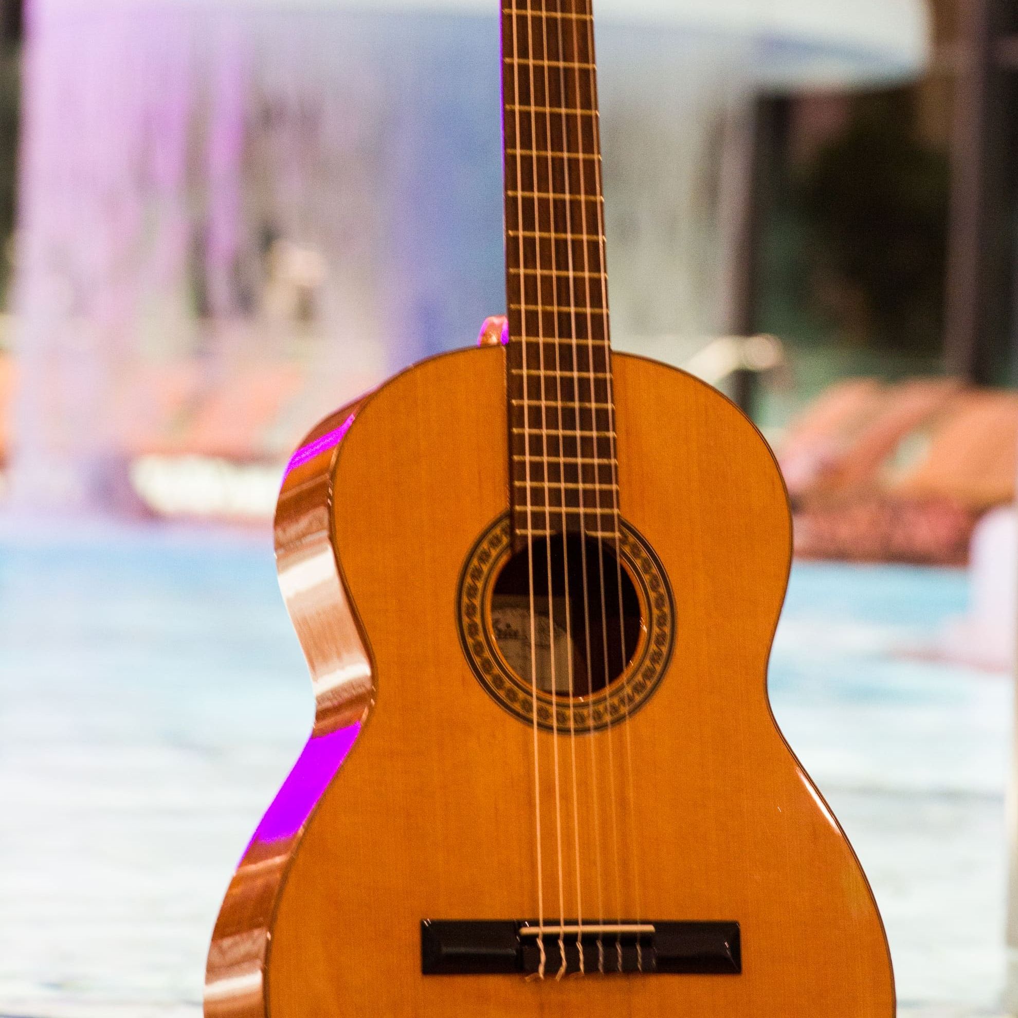 Kisssalis Musicnights Gitarre Hoch