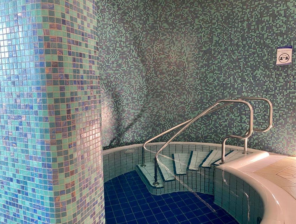 Kisssalis Saunapark Tauchbecken Quer