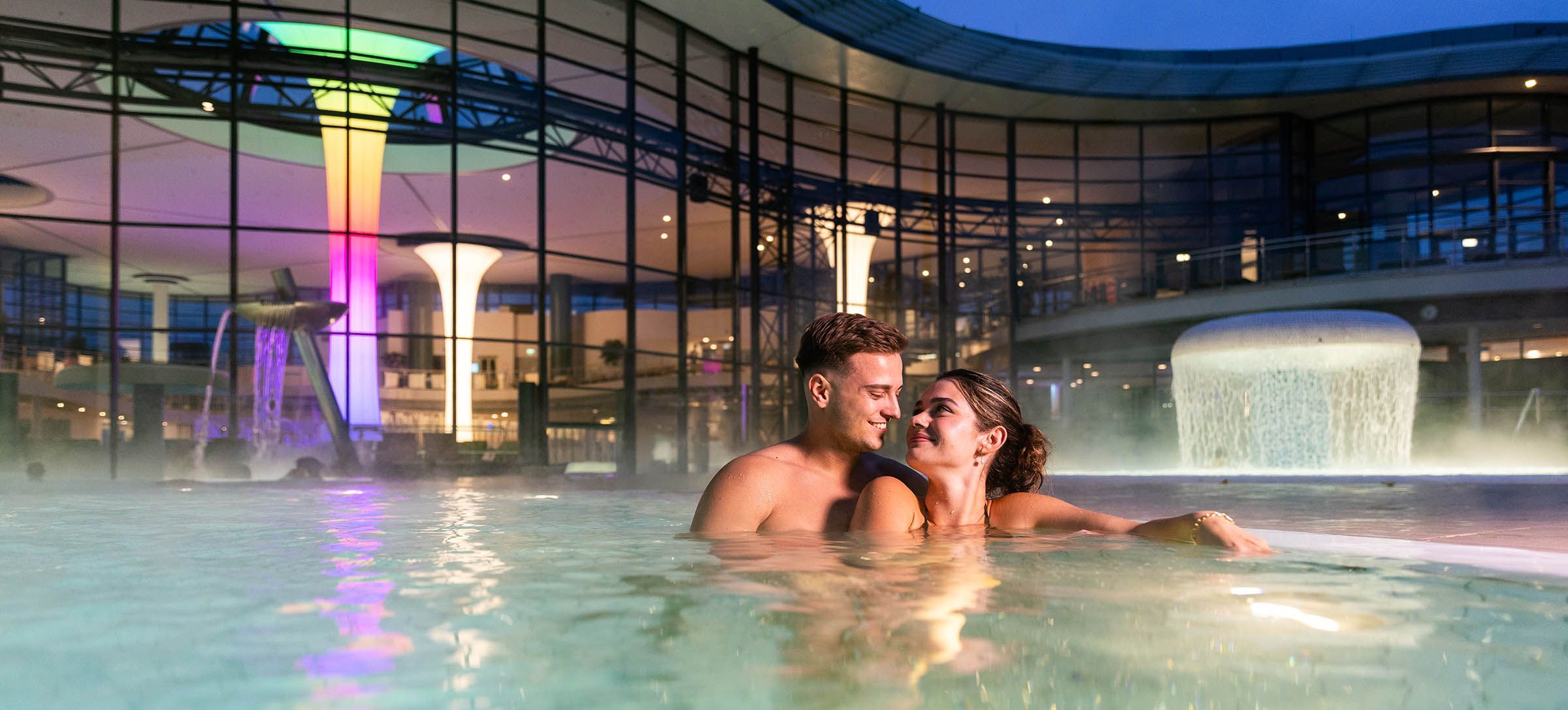 Kisssalis Therme Aussenbecken Paar46