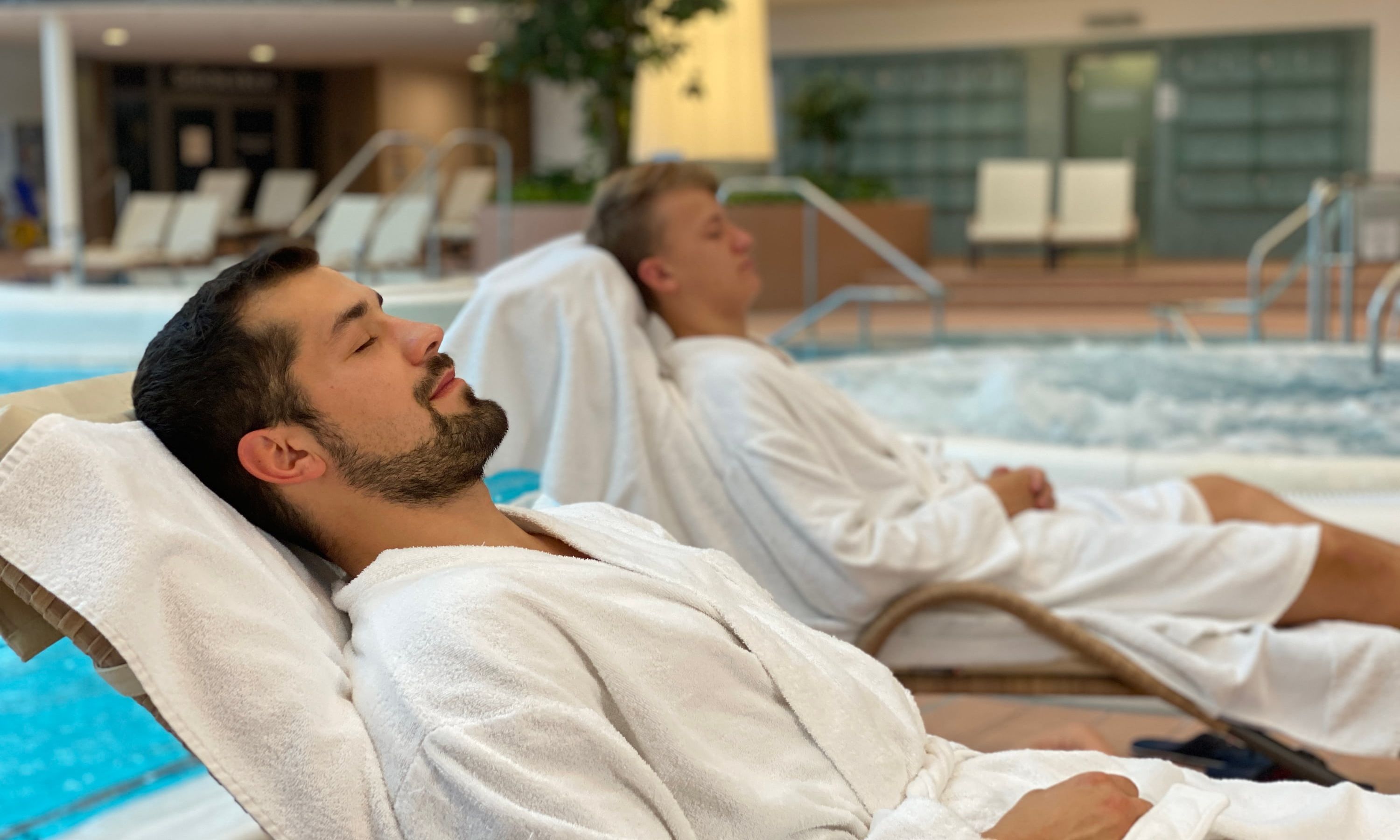 Kisssalis Therme Maenner Bademantel