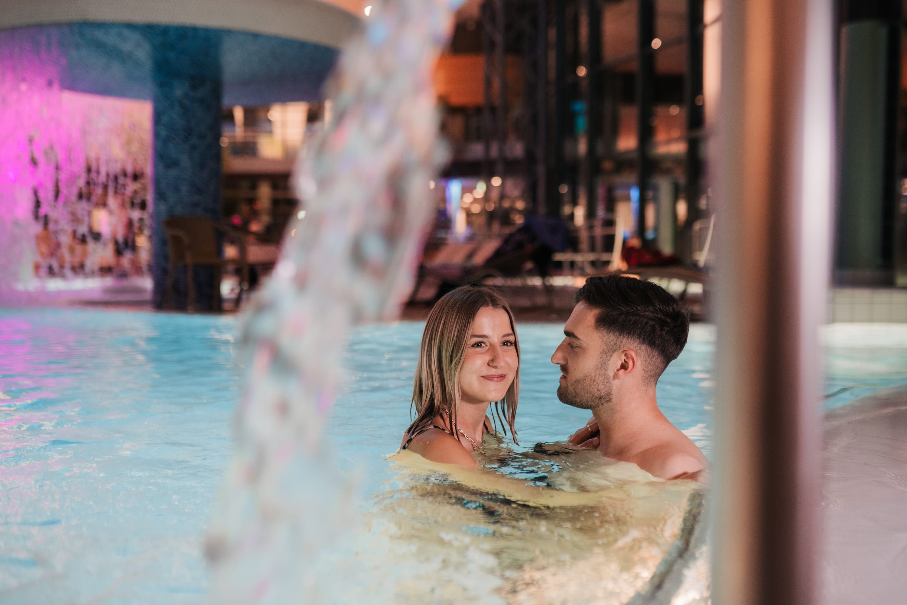 Kisssalis Paar Innenbecken 01